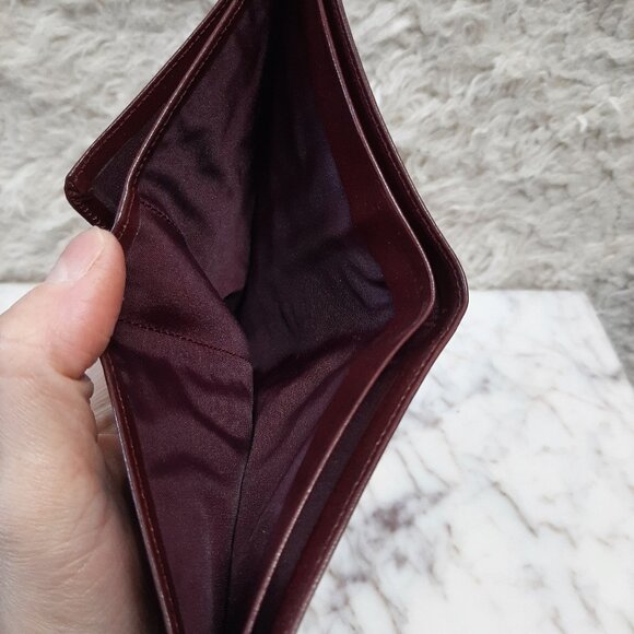 Vintage Etienne Aigner Burgundy Leather Bi-fold Wallet - Picture 5 of 10